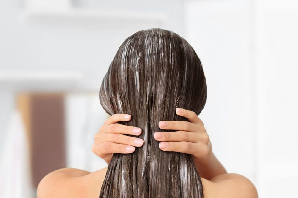 7 Tips Mengatasi Rambut Lepek dan Bau