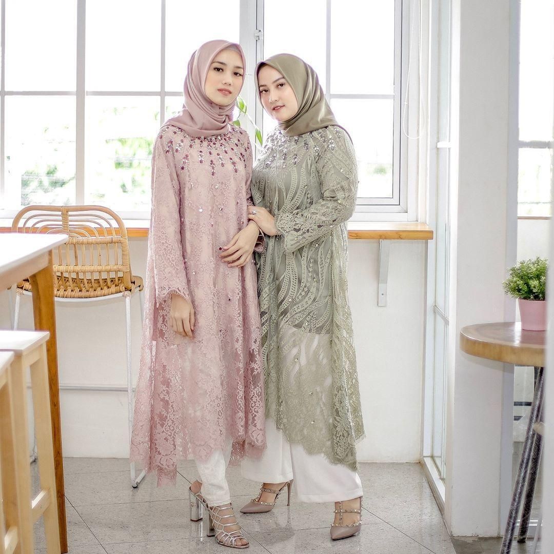 Tips Hadiri Acara Pernikahan Pakai Kebaya Muslim Syar'i