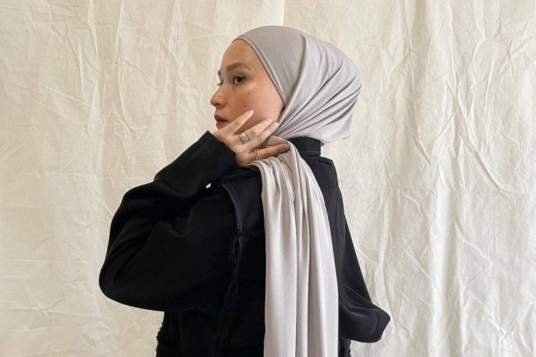 Deretan Brand Lokal yang Jual Hijab Instan Modern
