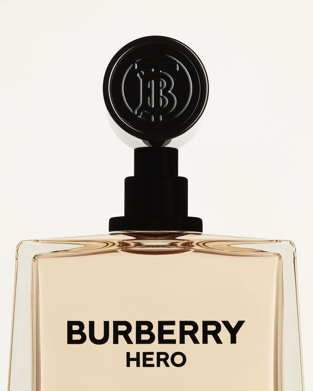 Burberry Hero, Parfum Cowok yang Beraroma Maskulin dan Berani
