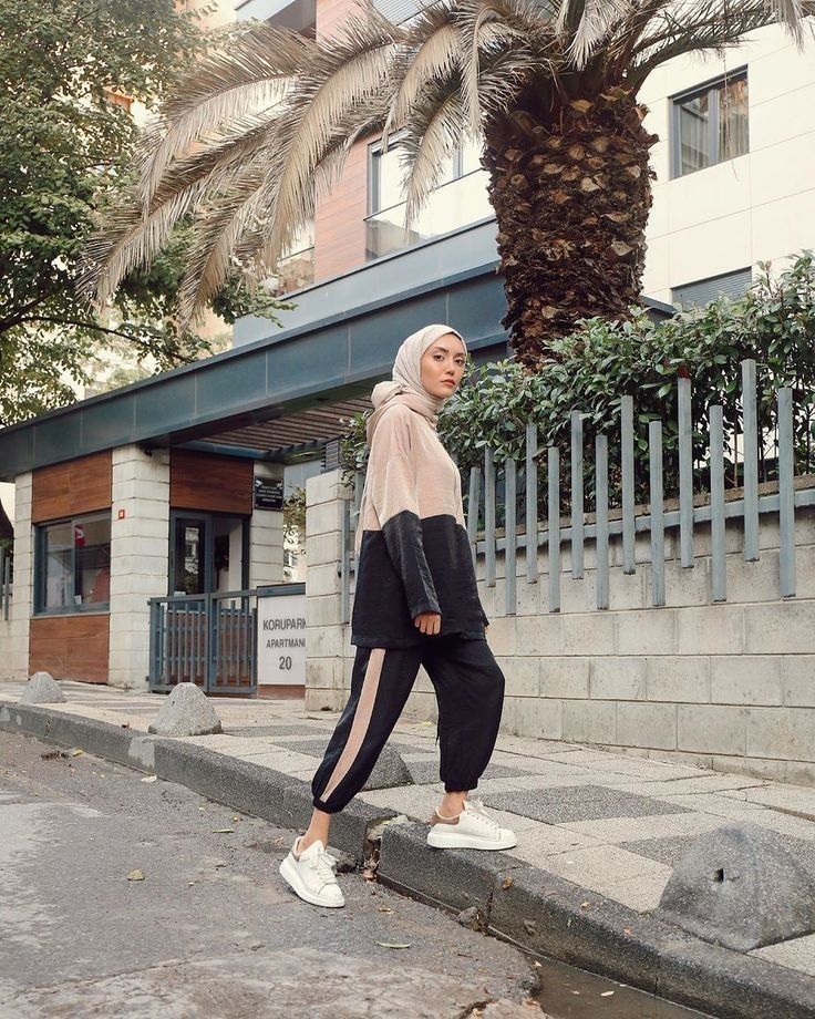 Tips Memilih Outfit Jogging untuk Perempuan Hijab