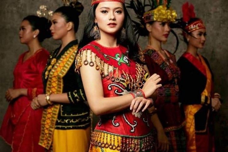 Beberapa Pakaian Adat Kalimantan Timur yang Perlu Kamu Ketahui