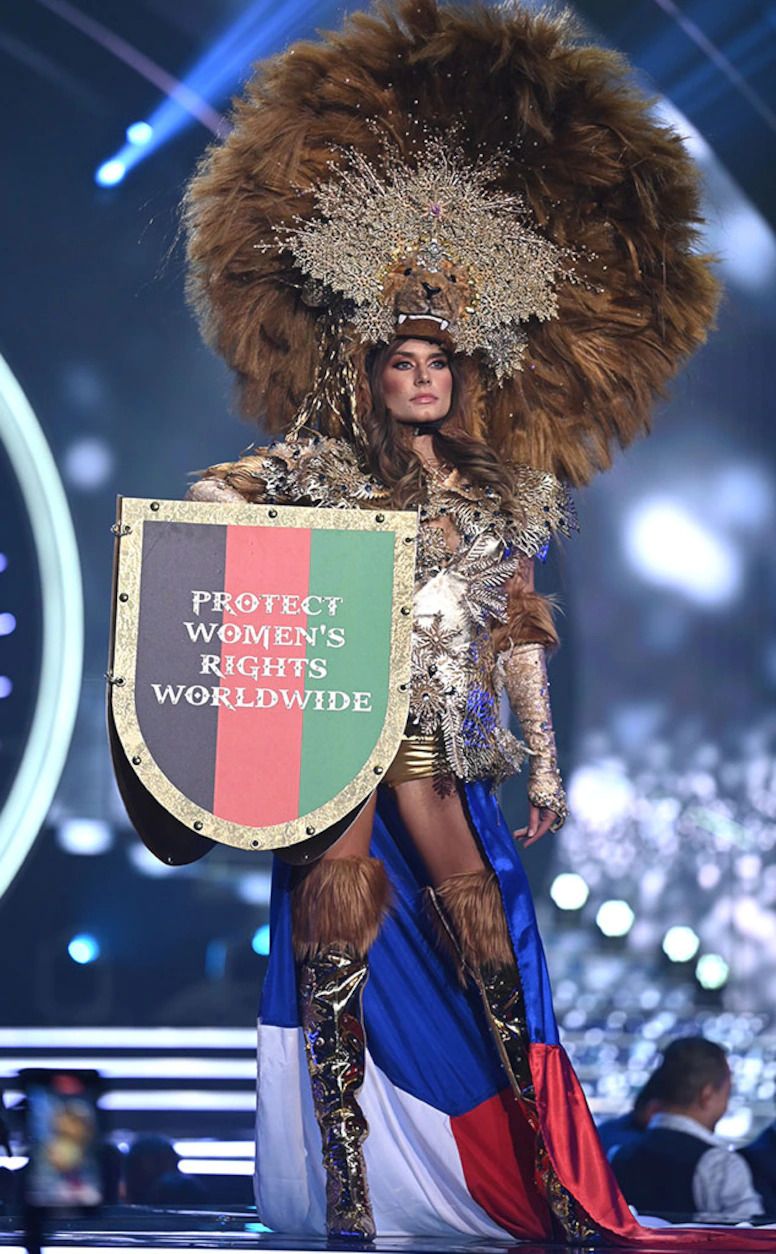10 Kontestan Miss Universe 2021 dengan Kostum Paling Heboh