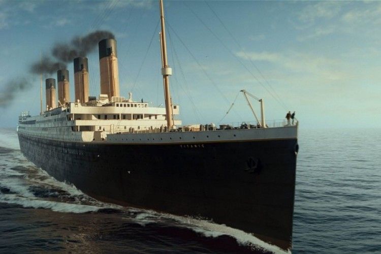 Kapan tenggelamnya kapal titanic