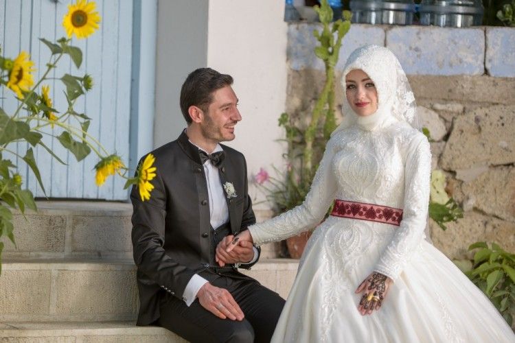 Hukum Mengadakan Resepsi Pernikahan Menurut Islam