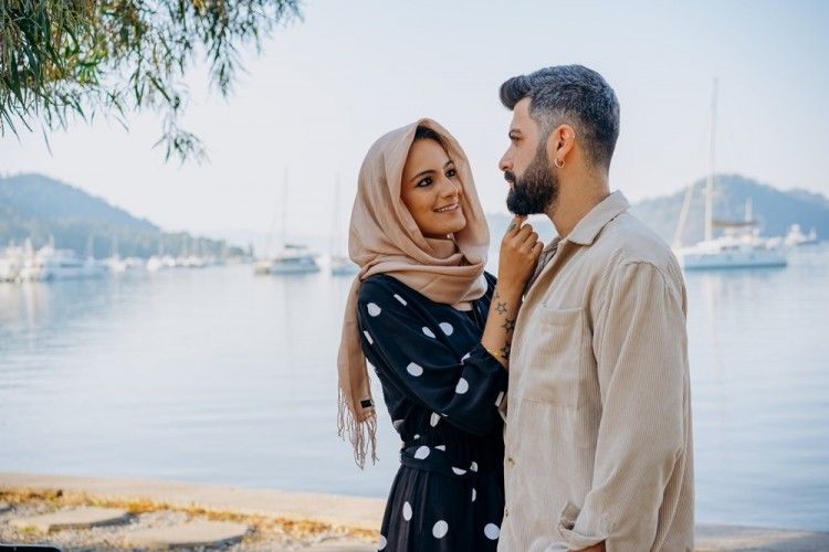 Hukum Istri Memanggil Suami dengan Nama Asli Menurut Islam 