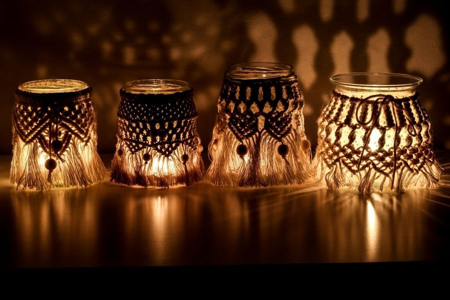 10 Inspirasi Dekorasi Lilin untuk Natal, Bikin Ruangan Makin Romantis