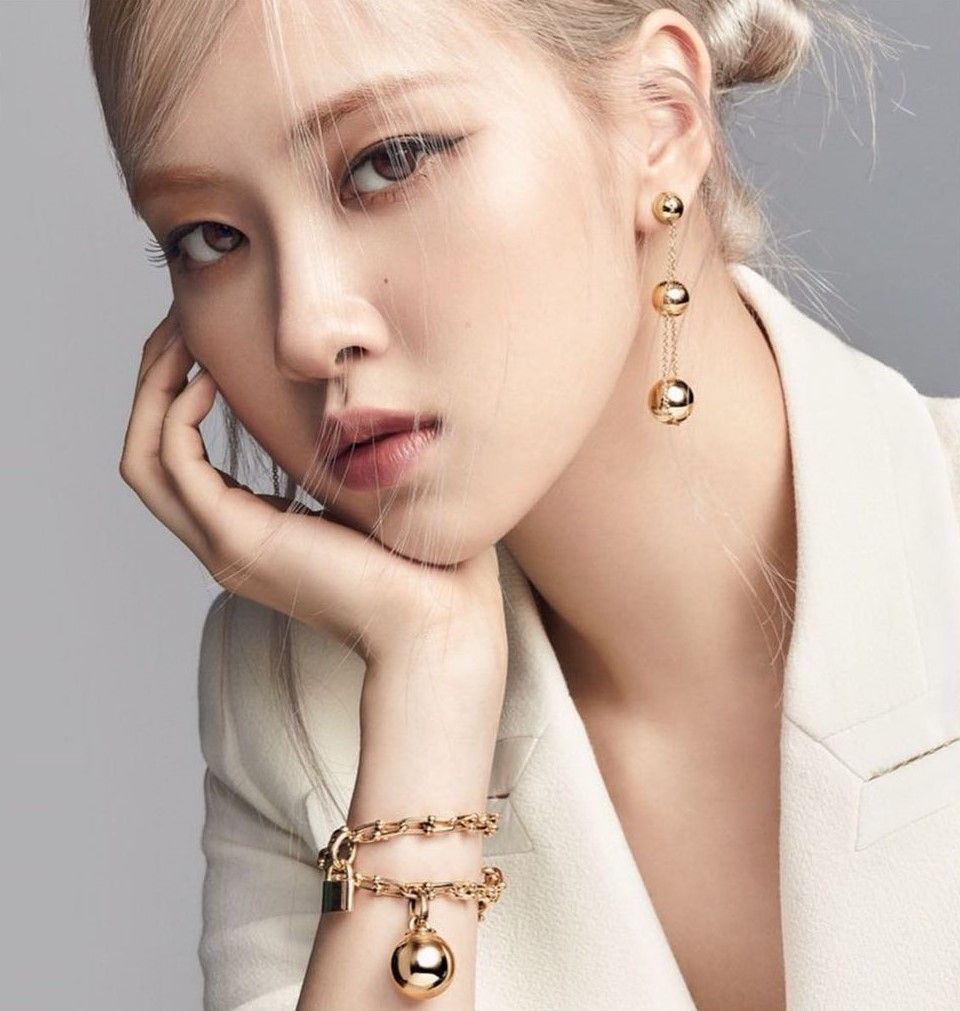 15 Artis Korea yang Jadi Model Perhiasan Mewah Dunia, Penuh Glamor!