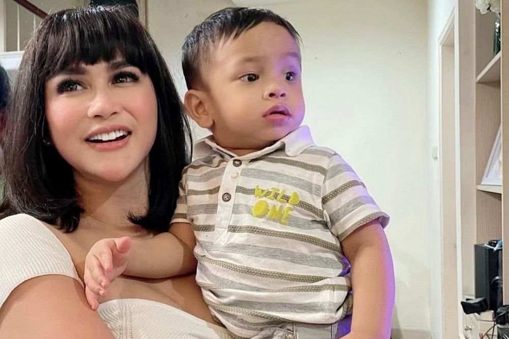 Tampil Bak Mendiang Vanessa Angel, Intip 7 Pesona Bebizie 