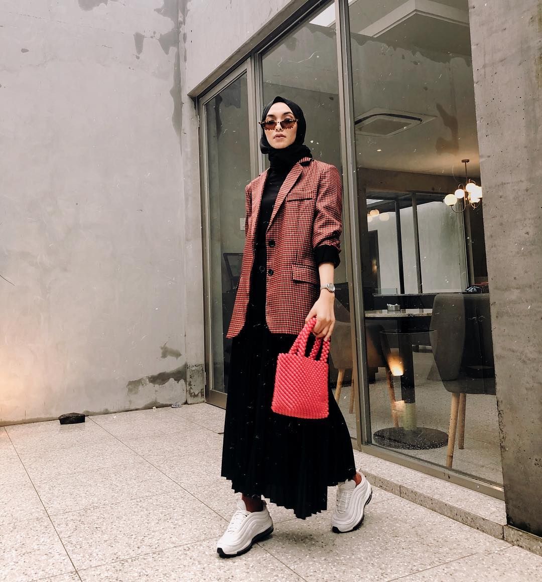 Inspirasi Padu-padan Outfit Hijab untuk WFO yang Modis dan Nyaman