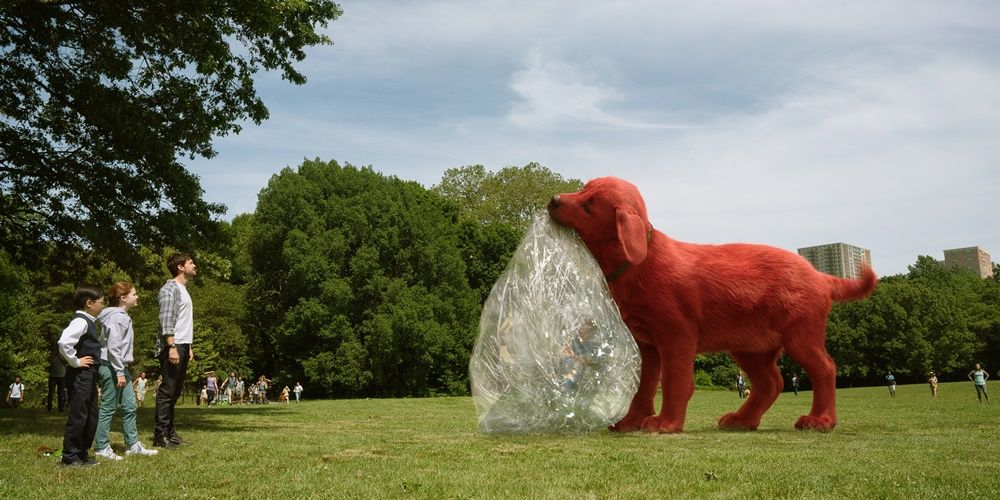 5 Hal yang Harus Kamu Tahu Tentang Film 'Clifford the Big Red Dog'