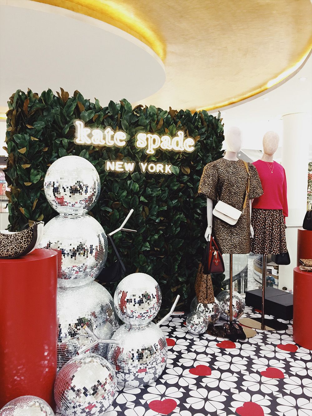 Perfect for Gifts! Koleksi Kate Spade New York Holiday 2021