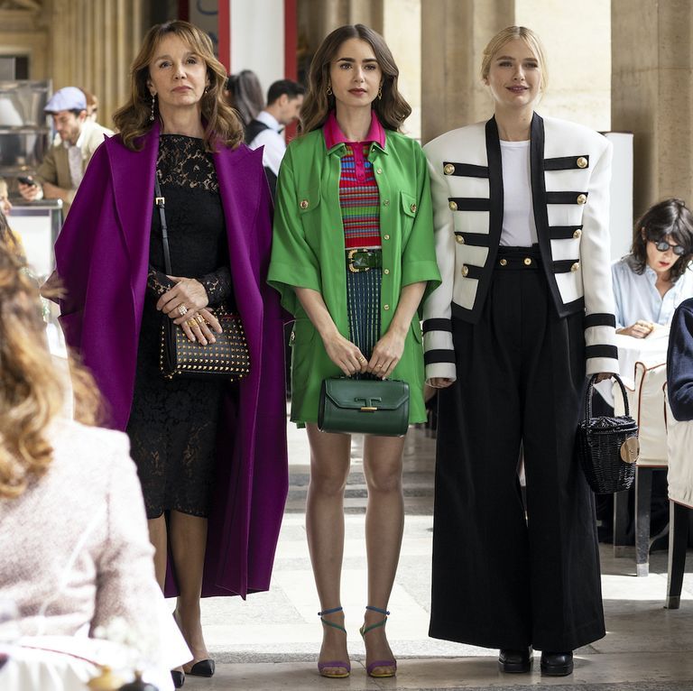 20 Momen Fashion Terbaik Lily Collins di Emily in Paris Season 2