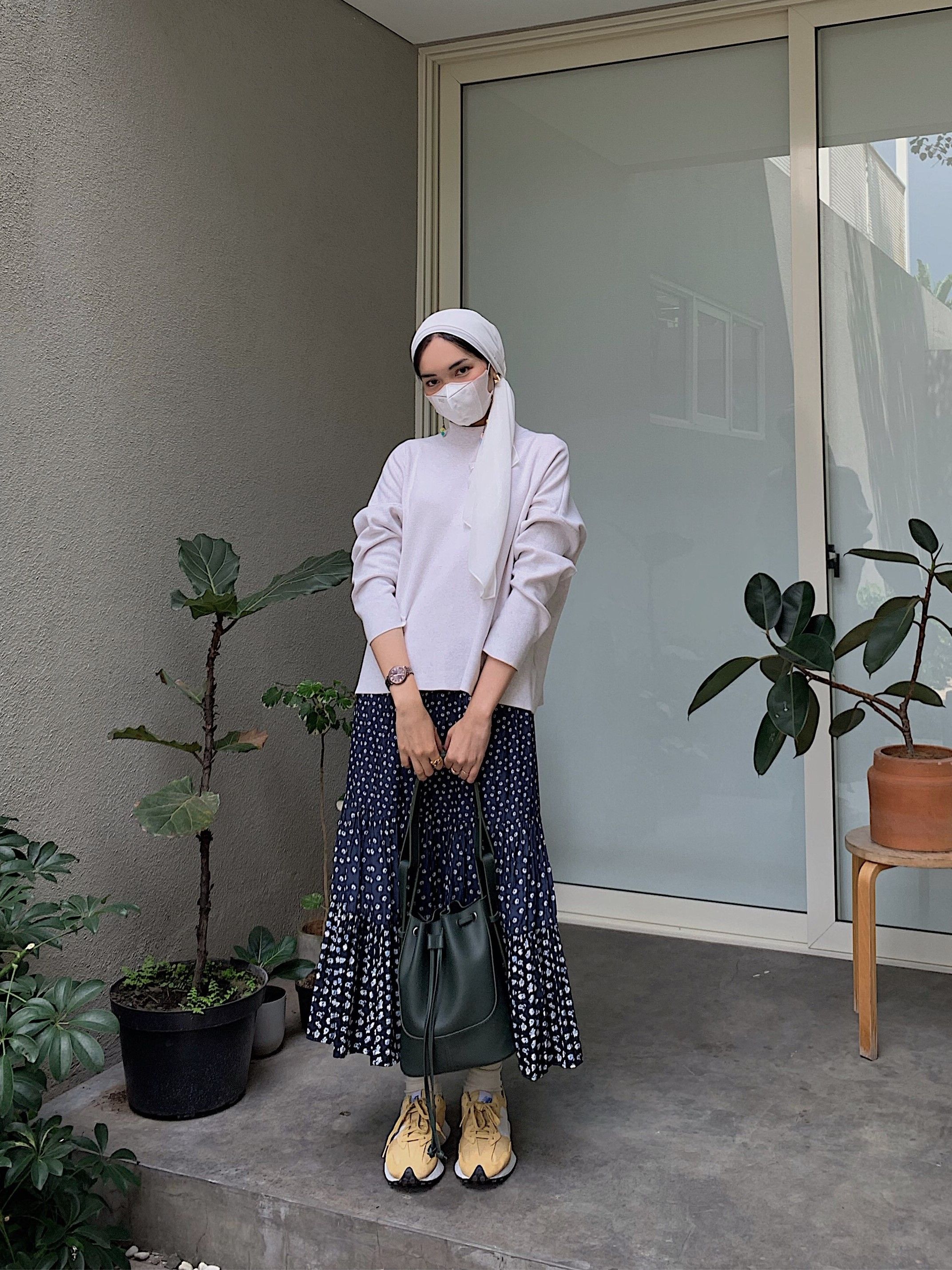 Inspirasi OOTD Hijab Simpel untuk Hangout