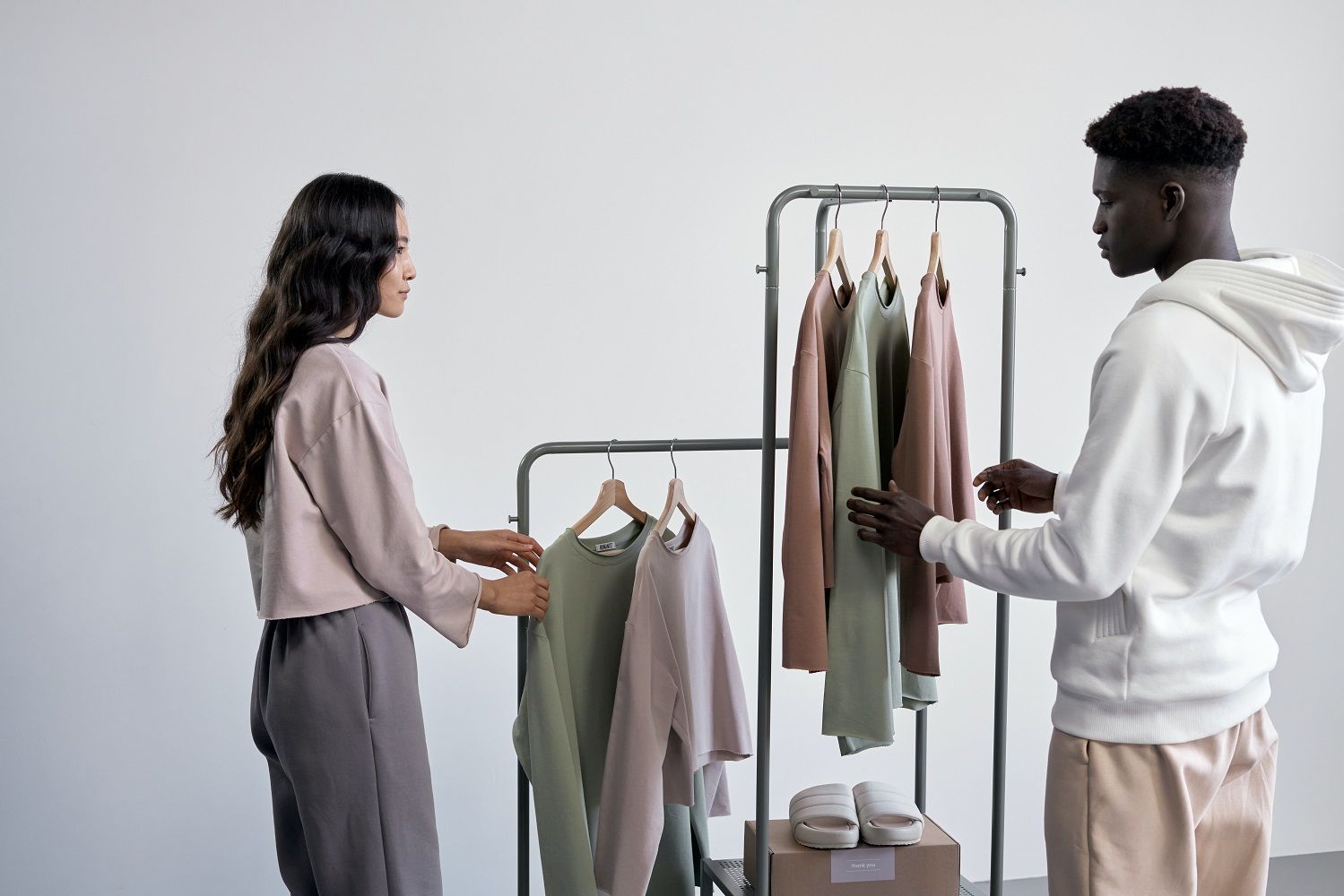 Tips Beli Baju di E-Commerce Biar Nggak Samaan dengan Orang Lain