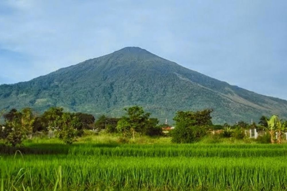 9 Recommended Mountains in West Java, Suitable for Beginner Hikers 