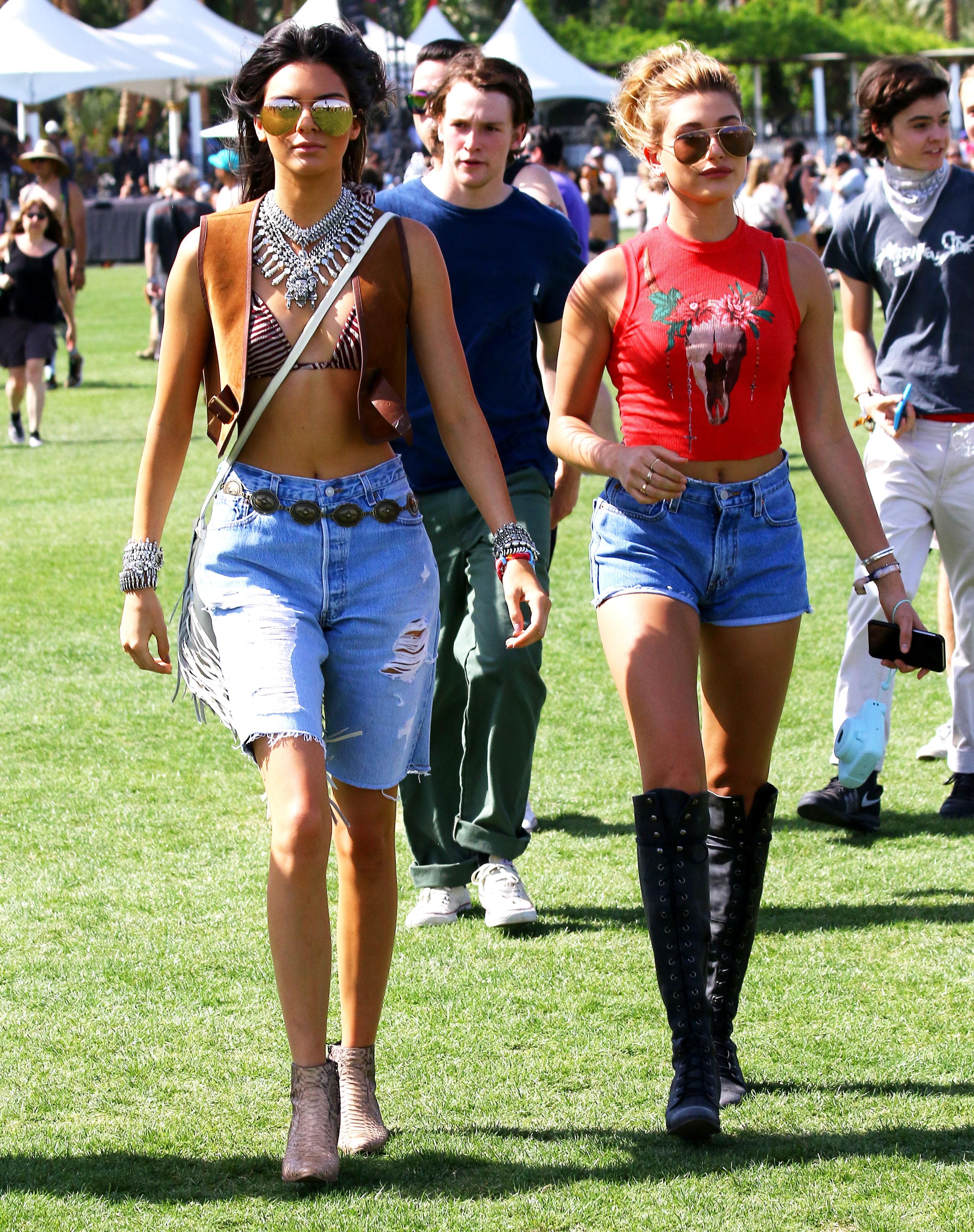 BFF! Ini 11 Bukti Kendall Jenner dan Hailey Bieber Punya Gaya Kompak