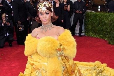 Seluruh Gaya Ikonik Rihanna Met Gala, Seksi Hingga Nyentrik