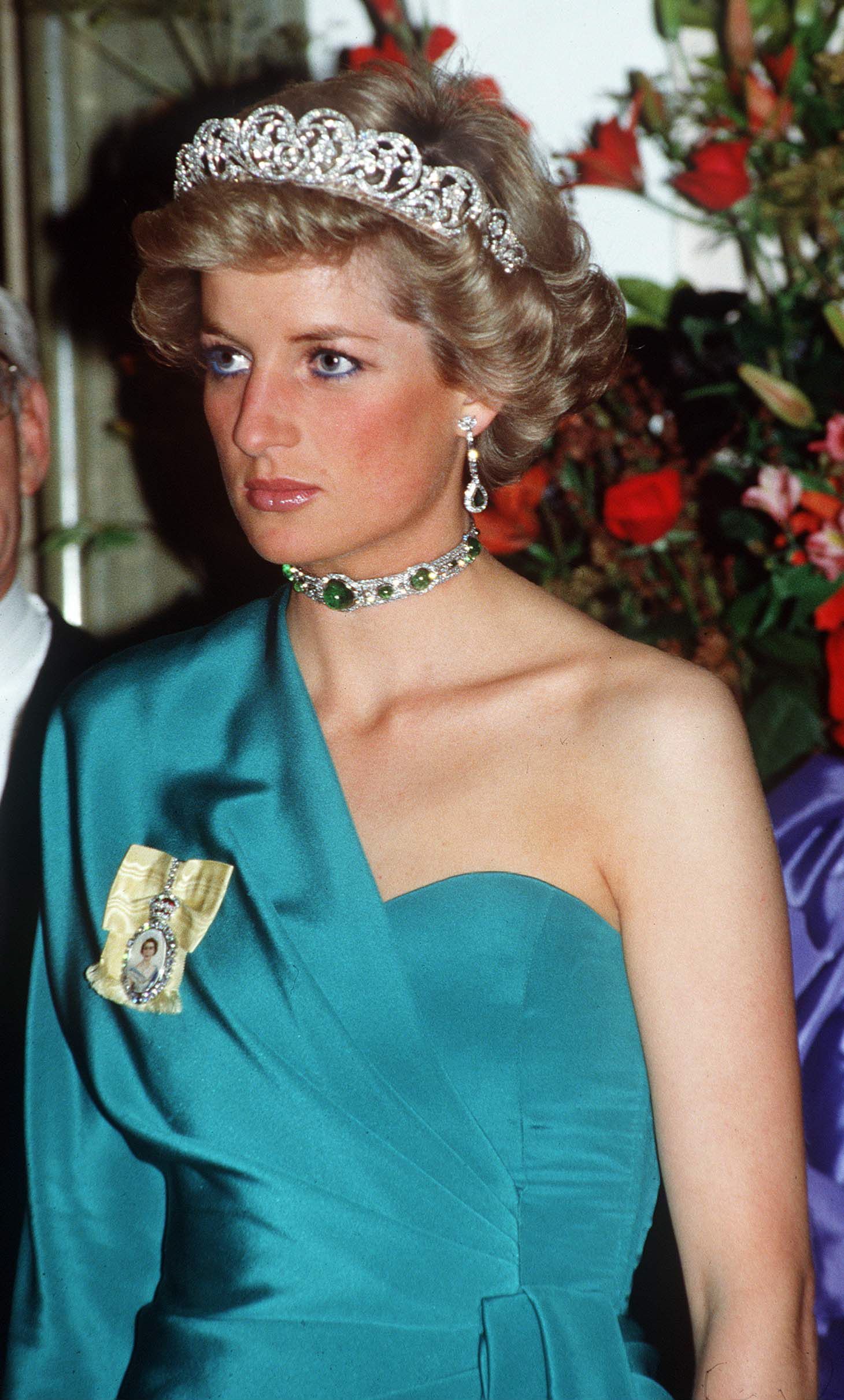 Deretan Perhiasan Mewah Paling Ikonik Milik Keluarga Kerajaan Inggris