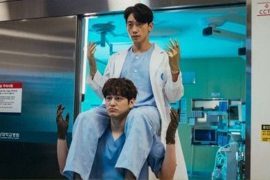 Penuh Bakat Inilah 6 Karakter Dokter dalam Drama Korea 'Ghost Doctor'