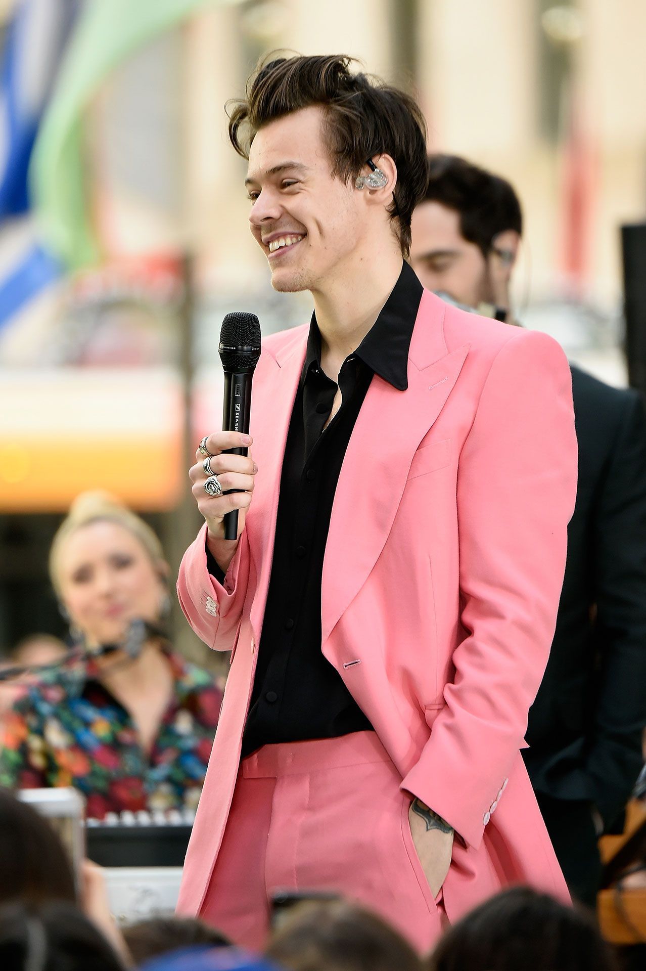 Take a peek at Harry Styles' Style Transformation, Now Called a Fashion Icon!