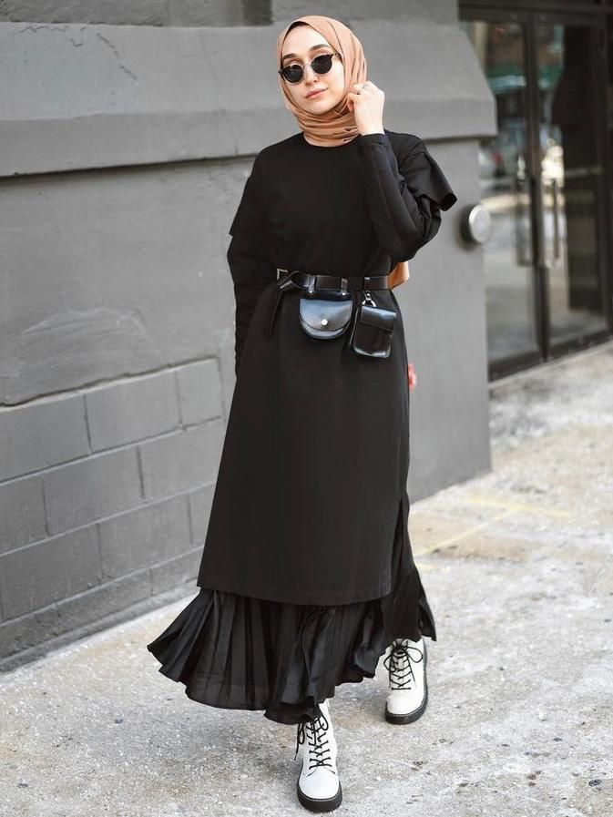 Inspiration for the mix-and-match of tunics and pleated skirts for Hijabers