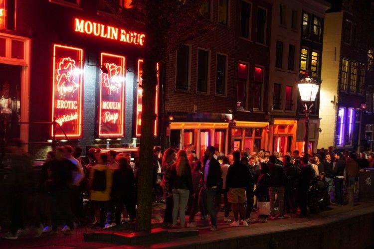 Pandemi Berlanjut, Penghasilan Pekerja Seks di Amsterdam Turun Drastis