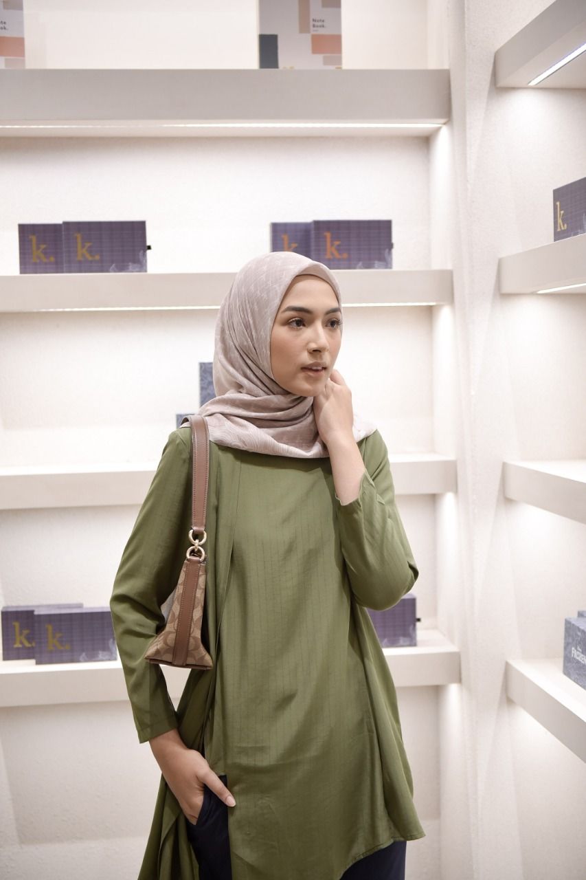 Look Simple and Elegant with OUR Latest Collection