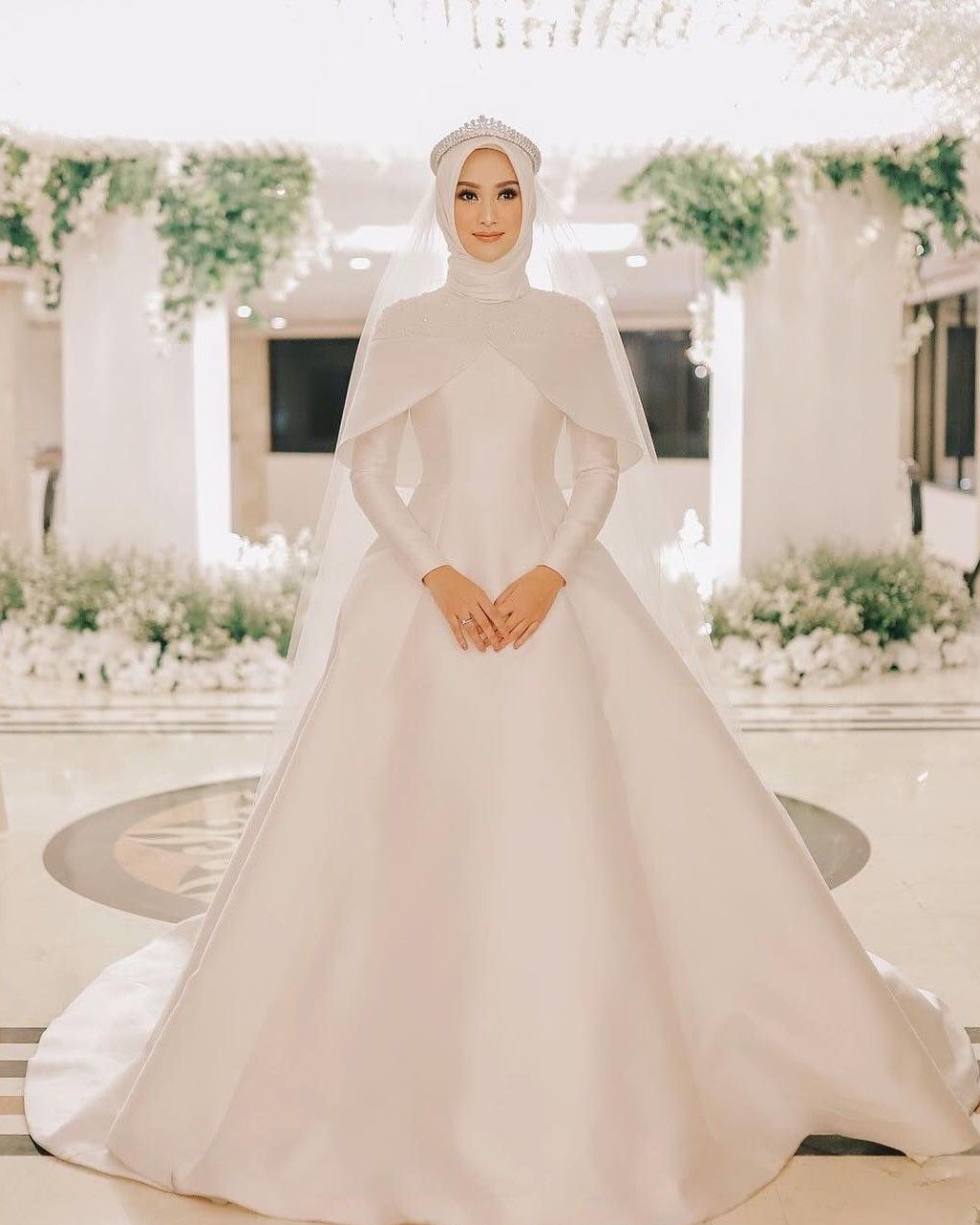 5 Inspirasi Gaun Pengantin Muslimah Modern Untuk Hijabers