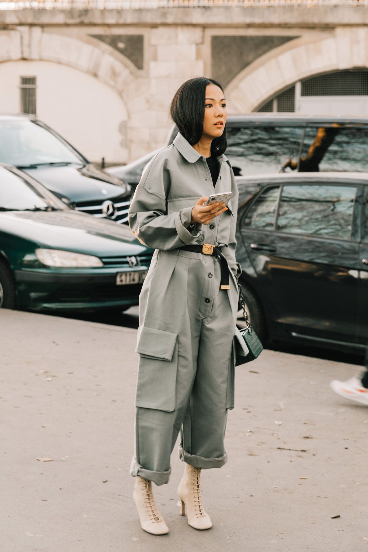 Outfit Ideas Wearing Jumpsuits in the Rainy Season, Stay Trendy!