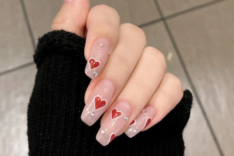 5 Inspirasi Nail Art untuk Rayakan Hari Valentine, Yuk Intip!
