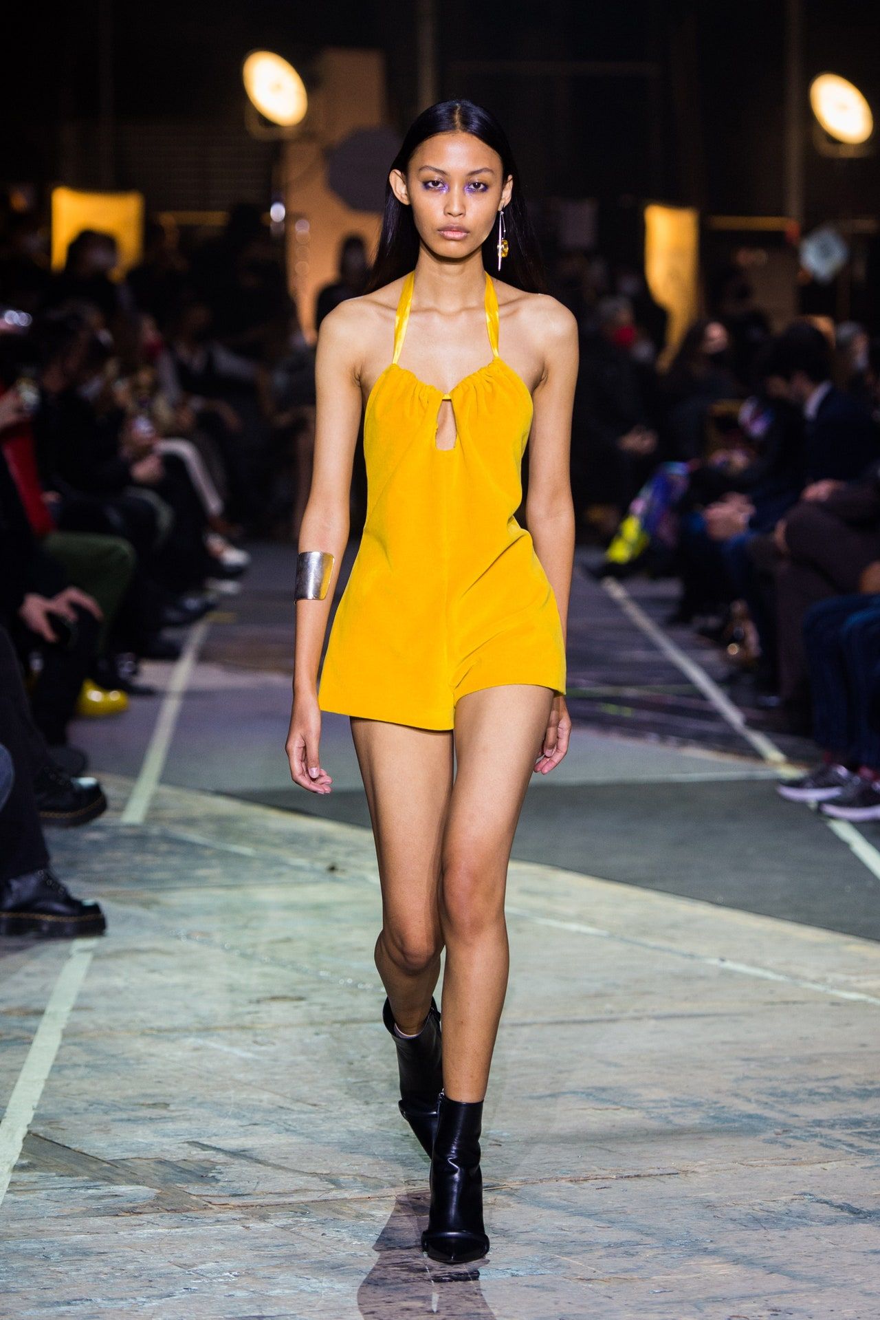 Potret Nafa Salvana, Cewek Karawang yang Jadi Model Milan Fashion Week
