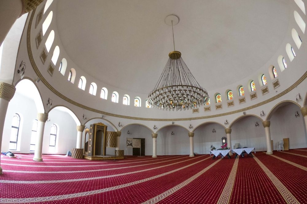 Big and Magnificent!  These 9 Portraits of the Ar-Rahma Mosque in Kyiv, Ukraine