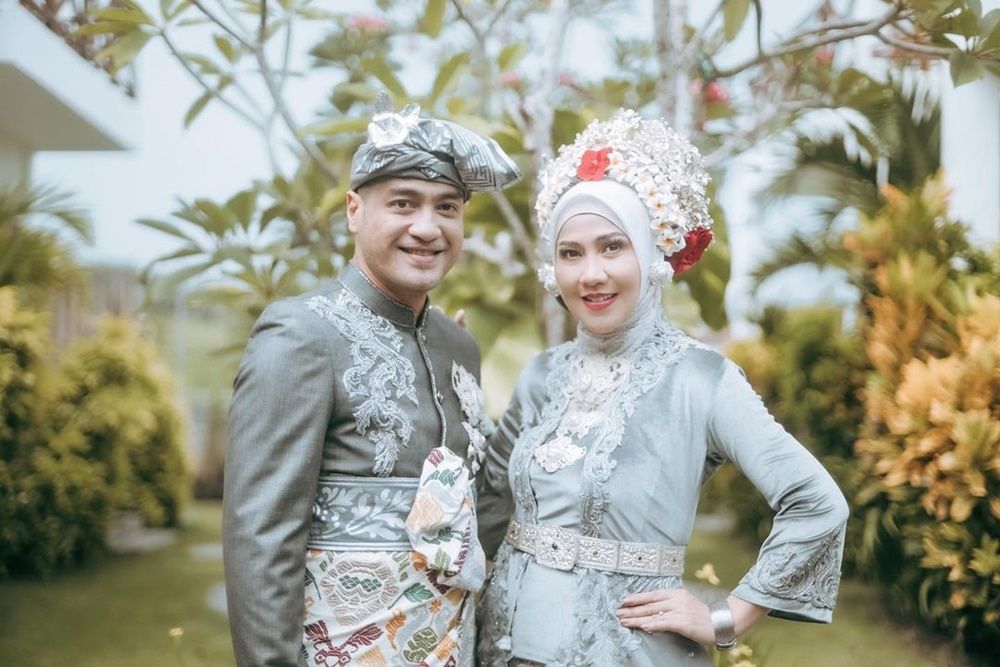 9 Foto Pernikahan Venna Melinda & Ferry Irawan, Syahdu di Pantai Bali