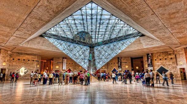 Mengenal Carrousel Du Louvre, Tempat Perhelatan Paris Fashion Week