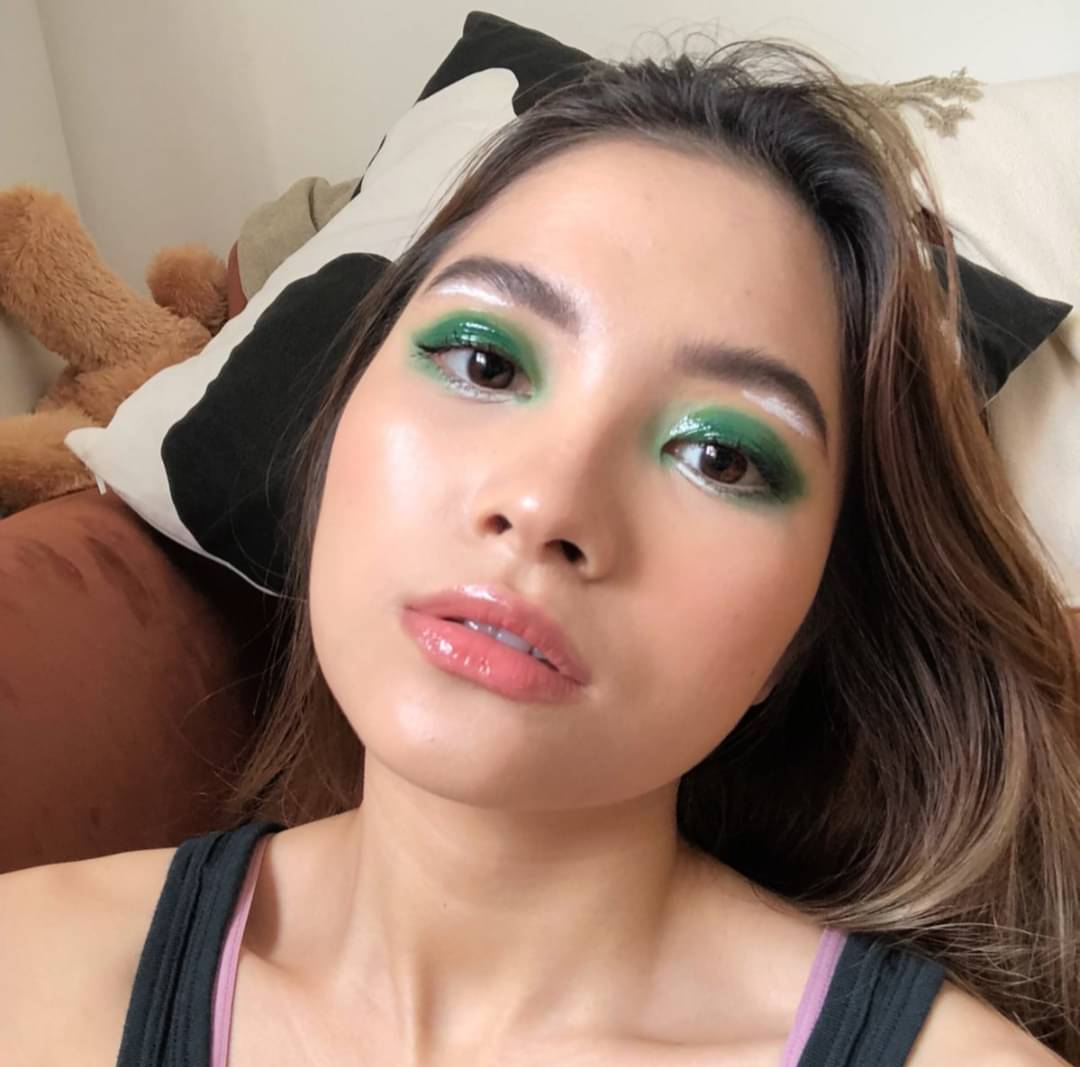 Intip 7 Potret Colorful Eyeshadow Ala Beauty Vlogger