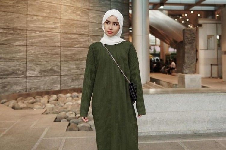 Cara Mix & Match OOTD Hijab Bernuansa Minimalis