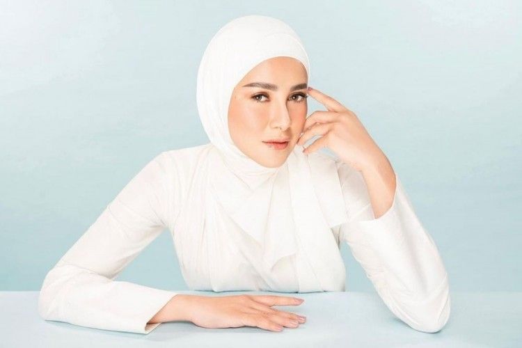 Potret Presenter yang Kini Memutuskan Kenakan Hijab, Bikin Hati Adem!