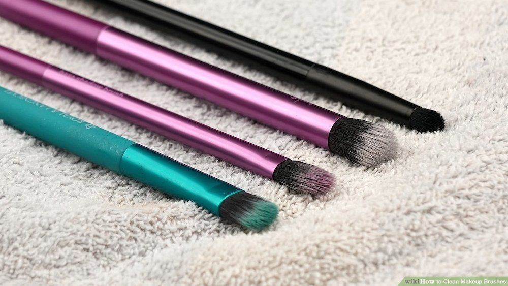 Anti Ribet! Ini 6 Tips Membersihkan Kuas Makeup