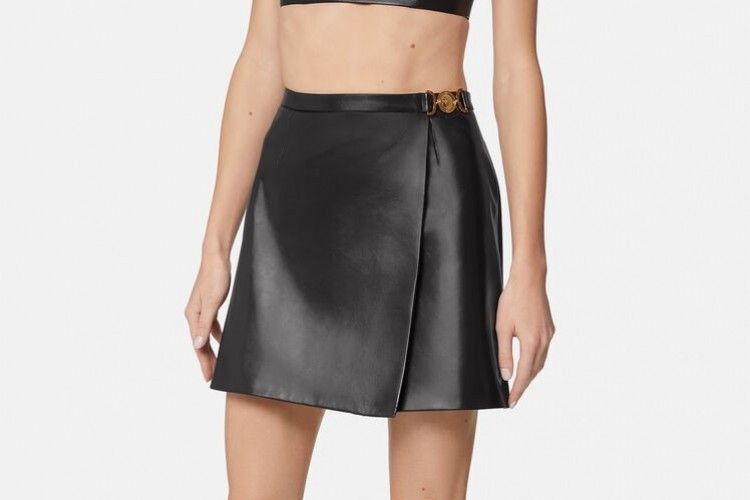 #PopbelaOOTD: Upgrade Penampilan Makin Kece dengan Leather Skirt Ini