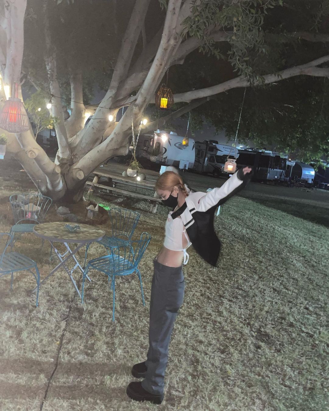 Jennie BLACKPINK Nikmati Momen Coachella Pakai Baju Backless