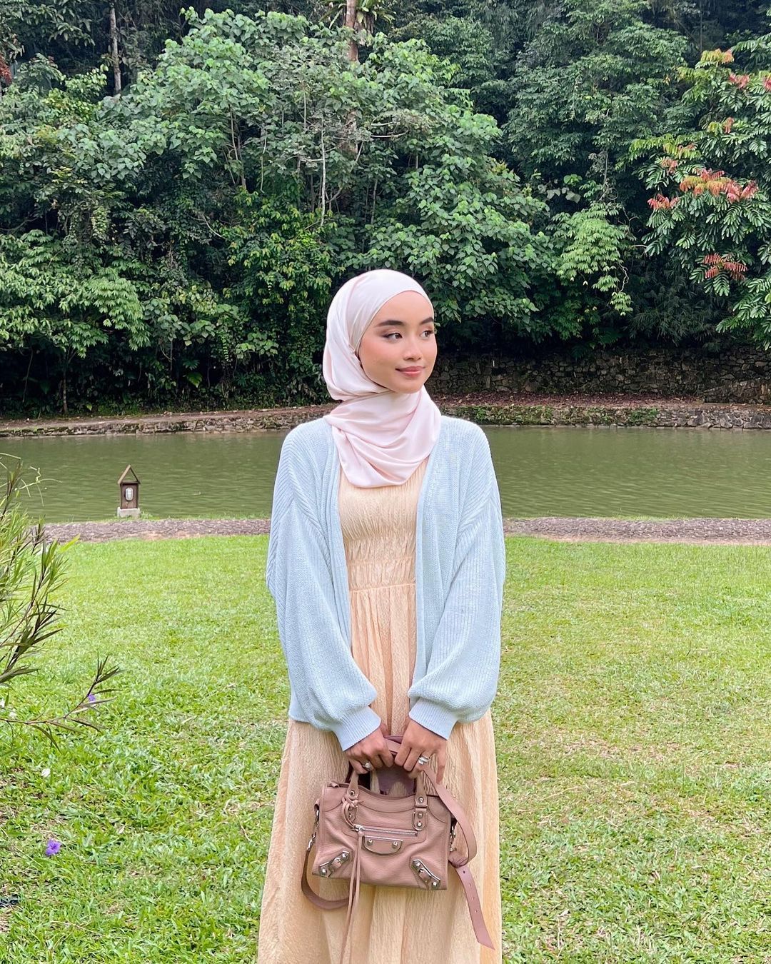 Inspirasi Gaya Hijab Melayu a La Selebgram Malaysia