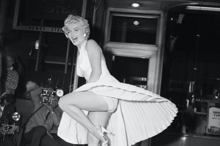 7 Gaya Seksi Marilyn Monroe Paling Ikonik Sepanjang Masa