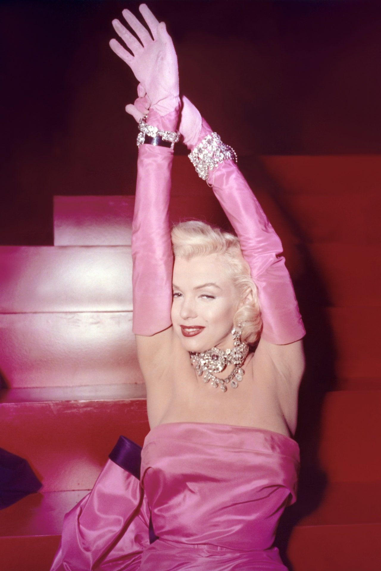 7 Gaya Seksi Marilyn Monroe Paling Ikonik Sepanjang Masa