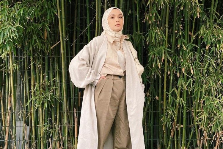 Ide Padu-padan Outfit Hijab dengan Nuansa Earth Tone