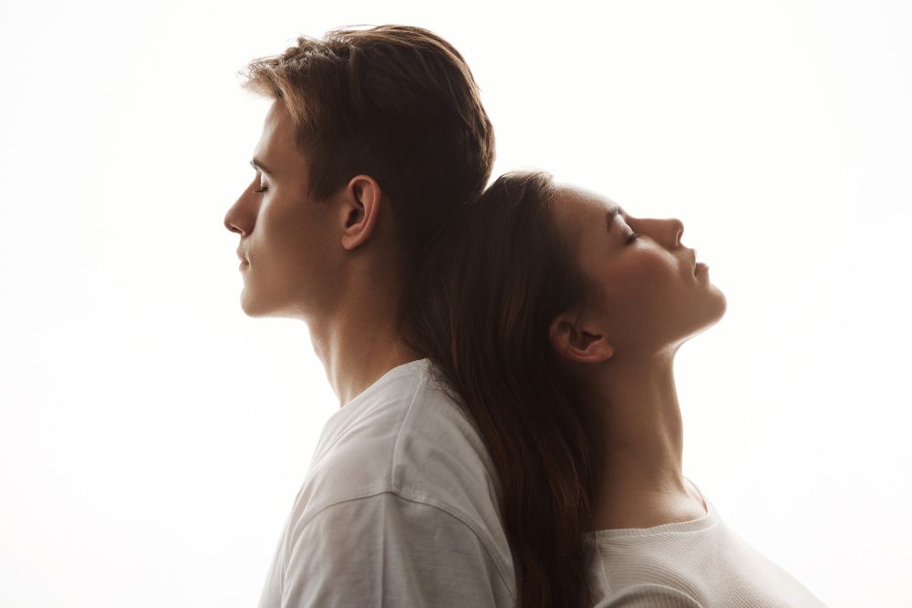 5 Tanda Jelas Saat Pasangan Ilfeel dengan Perhatian Darimu