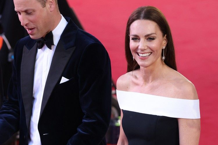 Gaya Anggun Kate Middleton di Karpet Merah Top Gun: Maverick