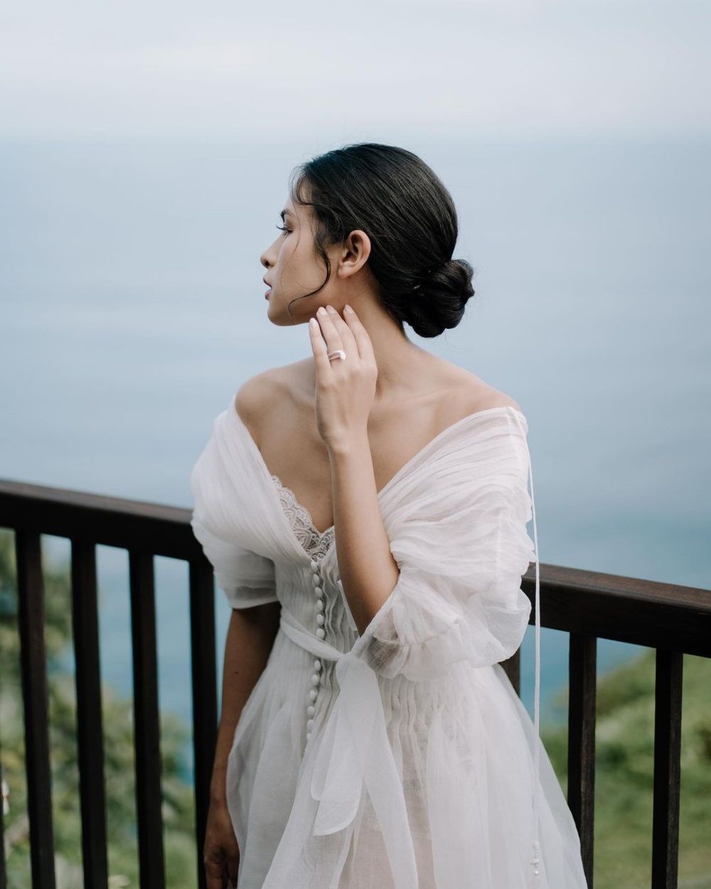 Penuh Bahagia, 7 Momen Resepsi Nikah Maudy Ayunda & Jesse Choi di Bali