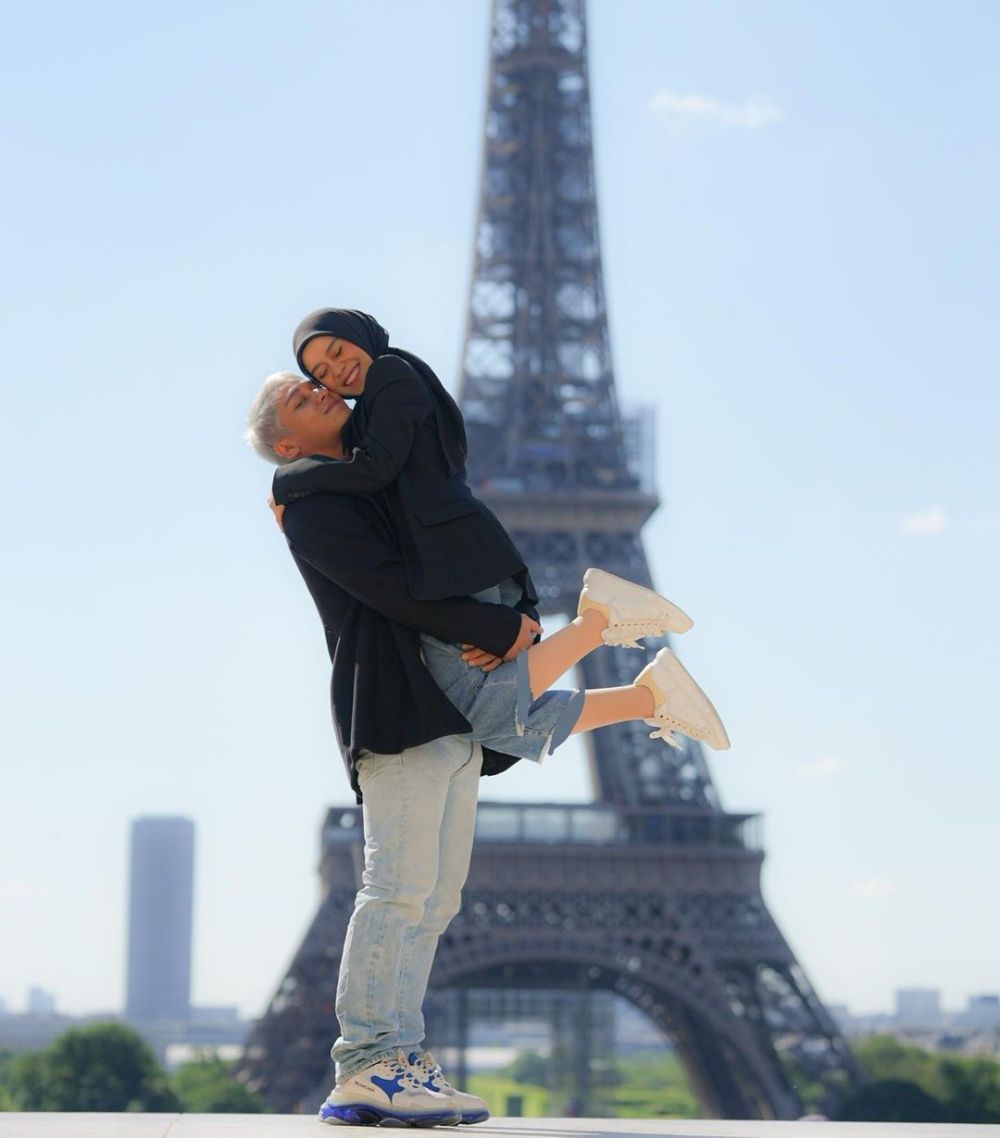 Bak Bulan Madu, Ini 7 Potret Romantis Lesti dan Rizky Billar di Paris