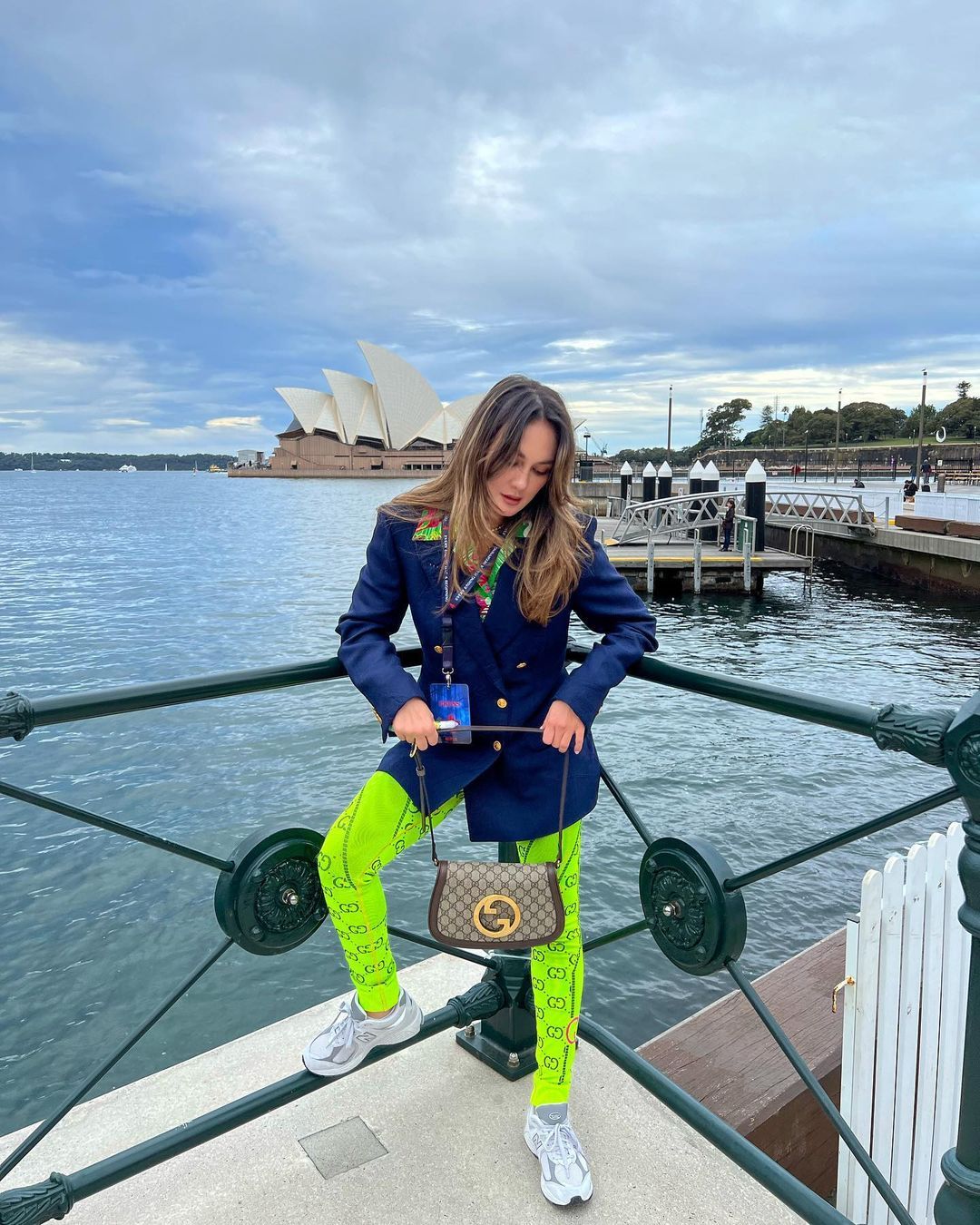 Jalan-jalan ke Australia, Luna Maya Pakai Outfit Ratusan Juta Rupiah